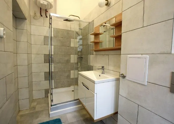 Kamienica Bydgoska 3 *